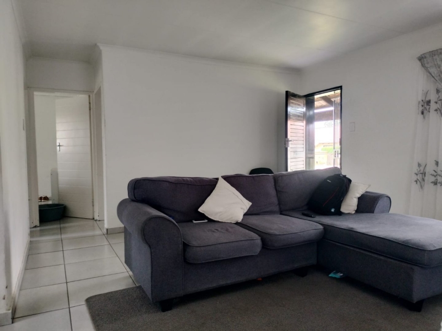 2 Bedroom Property for Sale in Selosesha Free State